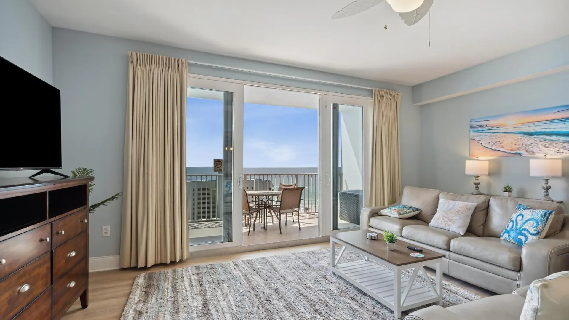 Stunning Gulf View Condo - Direct Beach Access - Stunning Sunsets Панама-Сити
