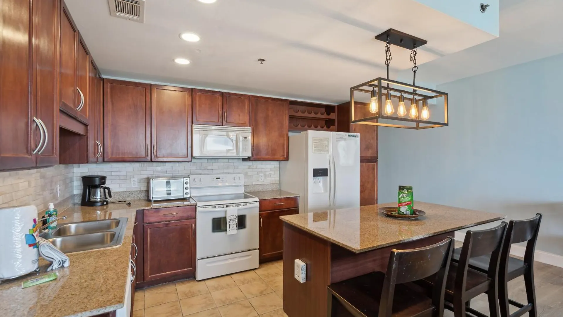 Stunning Gulf View Condo - Direct Beach Access - Stunning Sunsets Панама-Сити