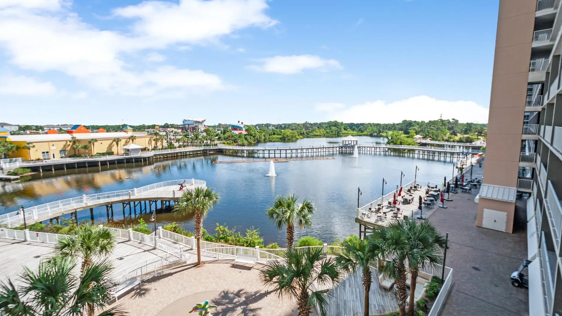 Stunning Gulf View Condo - Direct Beach Access - Stunning Sunsets Панама-Сити