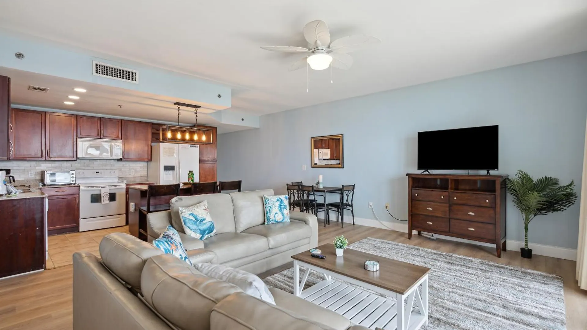 Stunning Gulf View Condo - Direct Beach Access - Stunning Sunsets Панама-Сити США